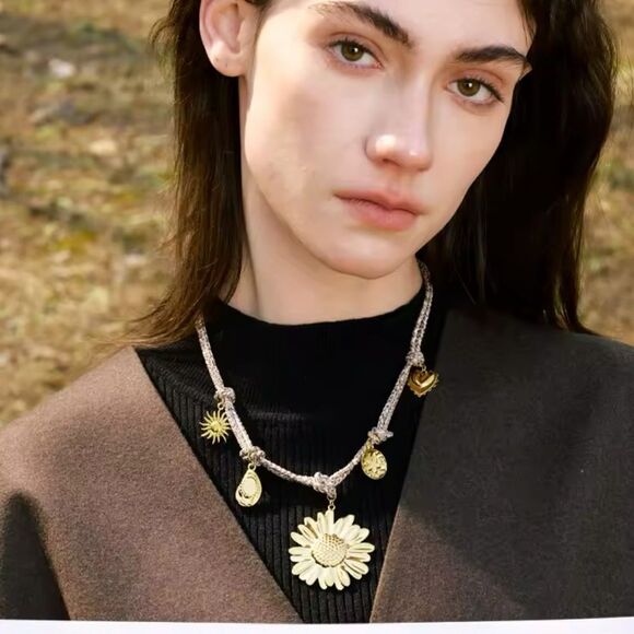 Anthropologie Jewelry - Boho Rope Chain Daisy Charm Necklace – Artistic, Light, and Beautifully Unique